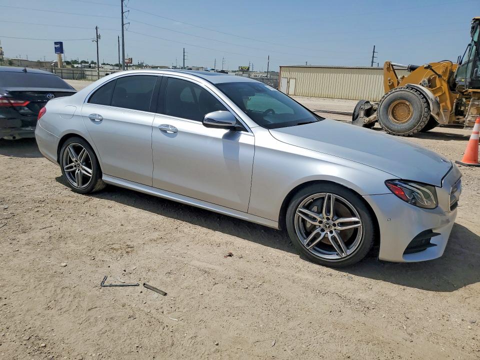 2018 Mercedes-benz E-klasse VIN WDDZF4JB2JA432488 COPART salvage auction — WATER/FLOOD, Tx - Salvage Title-Flood Damage, sold $4,000 on 2026-08-05 (photo 4)