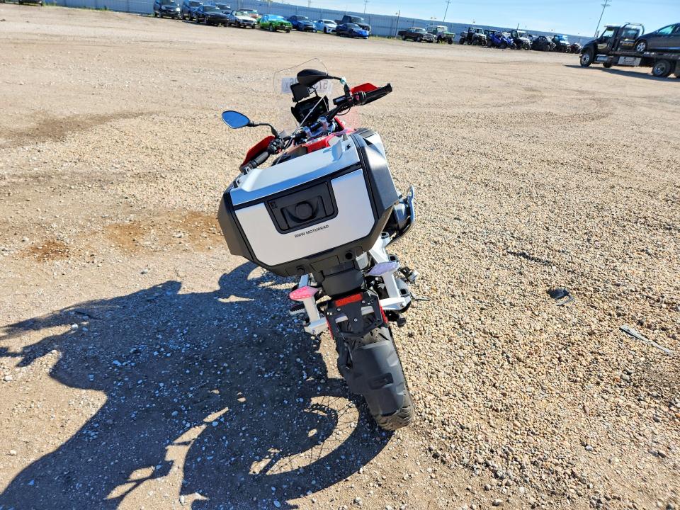 2025 BMW R 1300 VIN WB10M3306S6K91120 COPART salvage auction — SIDE, Ne - Cert Of Title-Salvage, sold $15,300 on 2026-07-09 (photo 4)