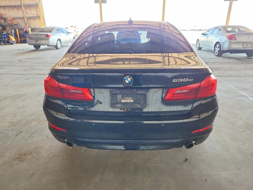 2019 BMW 5er VIN WBAJA9C53KB392649 COPART salvage auction — MINOR DENT/SCRATCHES, AZ - CERTIFICATE OF TITLE, sold $5,500 on 2026-07-29 (photo 6)
