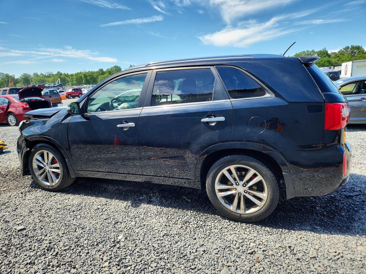 2014 Kia Sorento VIN 5XYKW4A76EG443961 COPART salvage auction — Front End, Sc - Salvage Title, sold $1,900 on 2026-07-10 (photo 2)