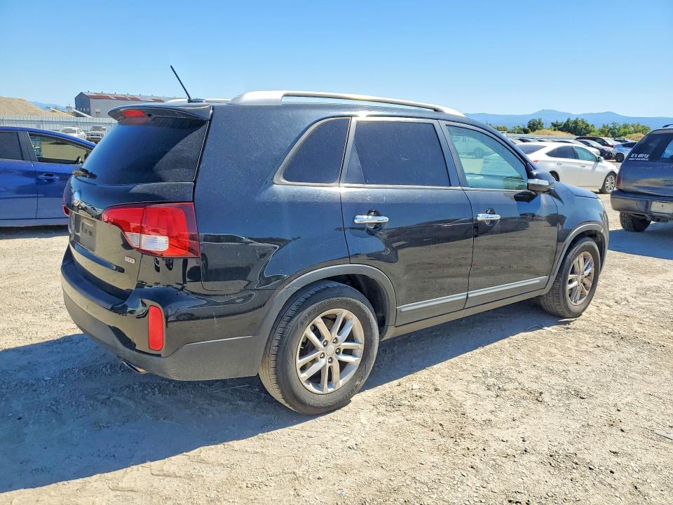 2014 Kia Sorento VIN 5XYKT4A60EG470279 COPART salvage auction — MECHANICAL, Ca - Dis/Dlr/Exp Only Clean Title, sold $375 on 2026-07-10 (photo 3)