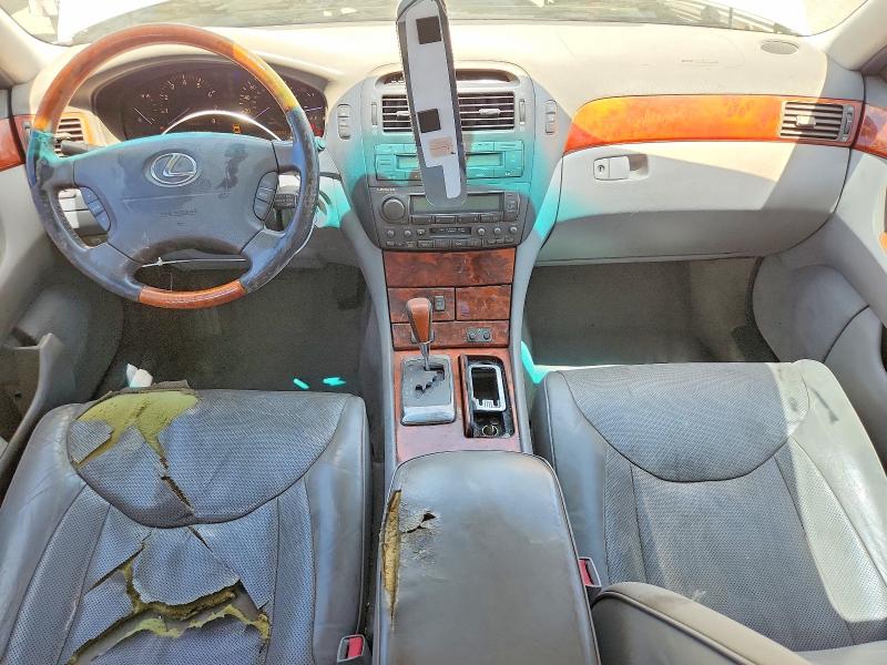 2004 Lexus Ls VIN JTHBN36FX40129486 COPART salvage auction — FRONT END, Nv - Salvage Title, sold $125 on 2026-07-21 (photo 8)