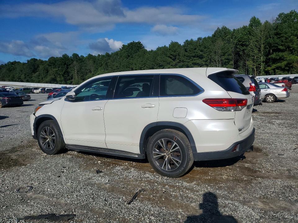 2017 Toyota VIN 5TDZZRFH5HS211184 COPART salvage auction — FRONT END, Salvage Title, sold $275 on 2026-07-29 (photo 2)