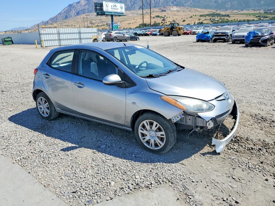 2011 Mazda 2 VIN JM1DE1HZ9B0125612 COPART salvage auction — FRONT END, Ut - Salvage Certificate, sold $350 on 2026-07-27 (photo 4)