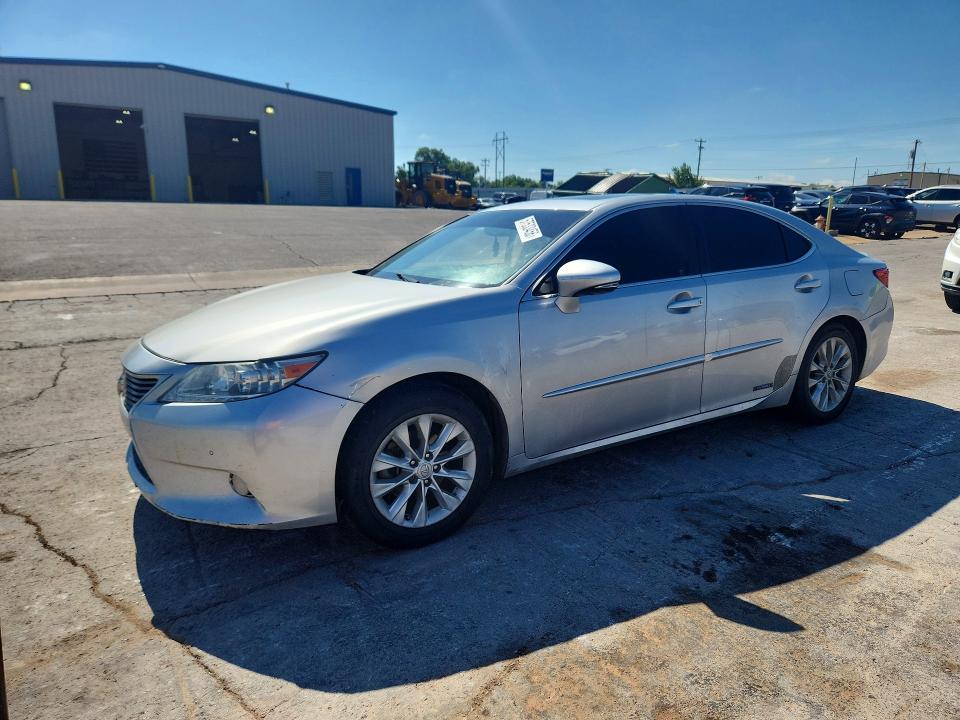 2013 Lexus VIN JTHBW1GG7D2032484 COPART salvage auction — SIDE, Ok - Cert Of Title-Salvage, sold $500 on 2026-07-28 (photo 1)