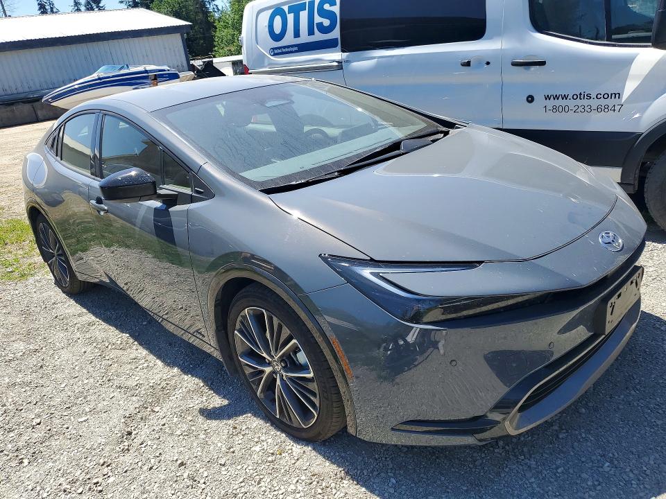 2026 Toyota Prius VIN JTDADABU7T3036270 COPART salvage auction — SIDE, Ab - Oop - Active, sold $25,500 on 2026-07-29 (photo 4)