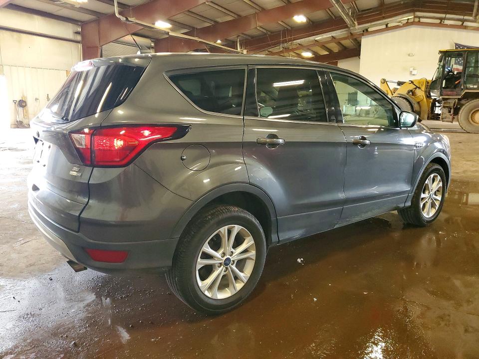 2019 Ford Escape VIN 1FMCU9GDXKUC06822 COPART salvage auction — MINOR DENT/SCRATCHES, Mi - Certificate Of Title, sold $1,550 on 2026-07-02 (photo 3)