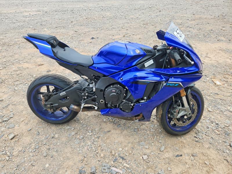 2025 Yamaha Yzf VIN JYARNA7E0SA000542 COPART salvage auction — SIDE, Salvage Title, sold $3,850 on 2026-07-23 (photo 1)