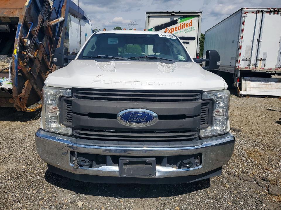 2018 Ford F-350 super duty VIN 1FD8W3GT7JEC82446 COPART salvage auction — MINOR DENT/SCRATCHES, La - Certificate Of Title, sold $8,500 on 2026-07-22 (photo 5)