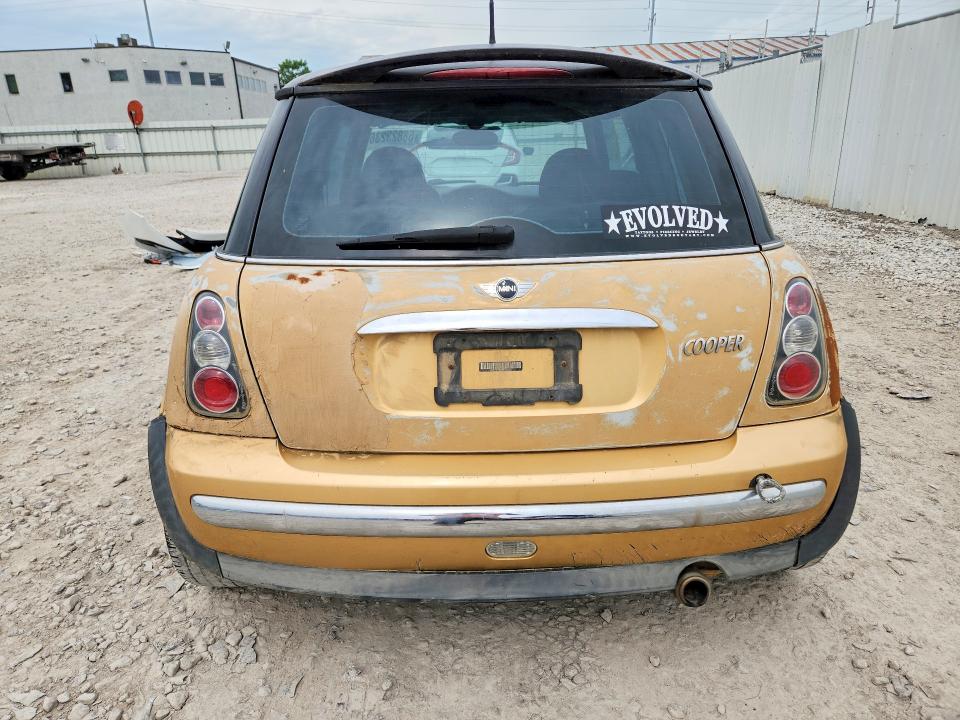 2003 Mini Cooper VIN WMWRC33423TC44296 COPART salvage auction — WATER/FLOOD, OH - CERT OF TITLE-SALVAGE FLOOD, sold $275 on 2026-07-10 (photo 6)