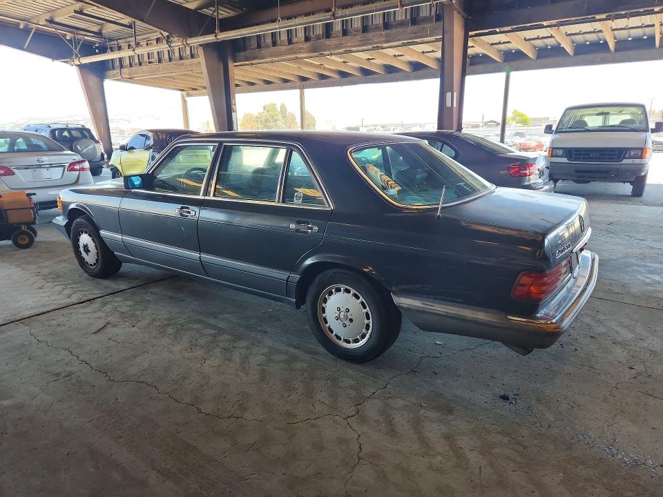 1989 Mercedes-benz 420 VIN WDBCA35E2KA481770 COPART salvage auction — MINOR DENT/SCRATCHES, Ca - Dis/Dlr/Exp Only Clean Title, sold $375 on 2026-07-30 (photo 2)