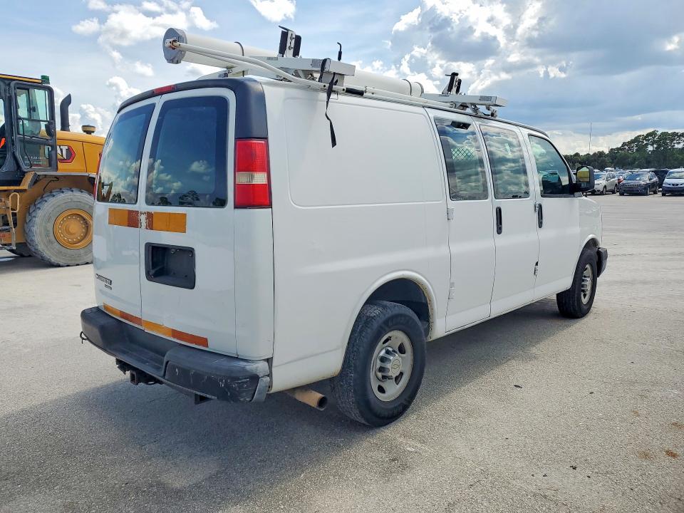 2013 Chevrolet Express 2500 VIN 1GCWGFCA6D1903945 COPART salvage auction — MINOR DENT/SCRATCHES, FL - CERTIFICATE OF TITLE, sold $2,700 on 2026-07-09 (photo 3)