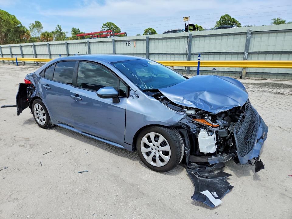 2022 Toyota Corolla VIN 5YFEPMAE1NP372754 COPART salvage auction — FRONT END, Fl - Certificate Of Destruction, sold $100 on 2026-07-29 (photo 4)