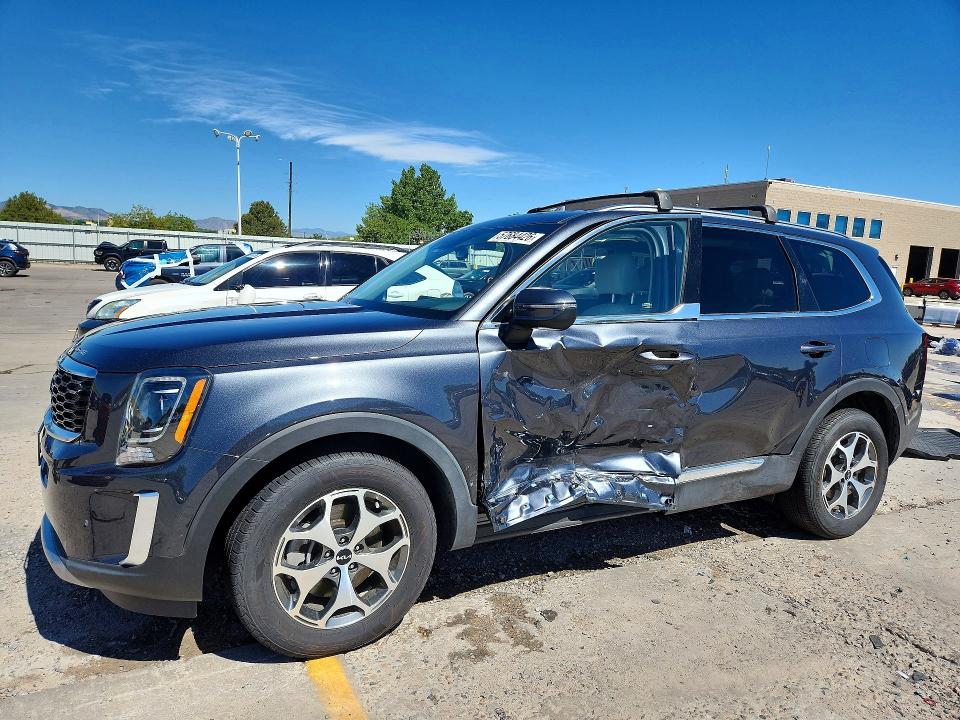 2022 Kia Telluride VIN 5XYP34HC5NG239654 COPART salvage auction — SIDE, Co - Public - Salvage Title, sold $8,500 on 2026-07-27 (photo 1)