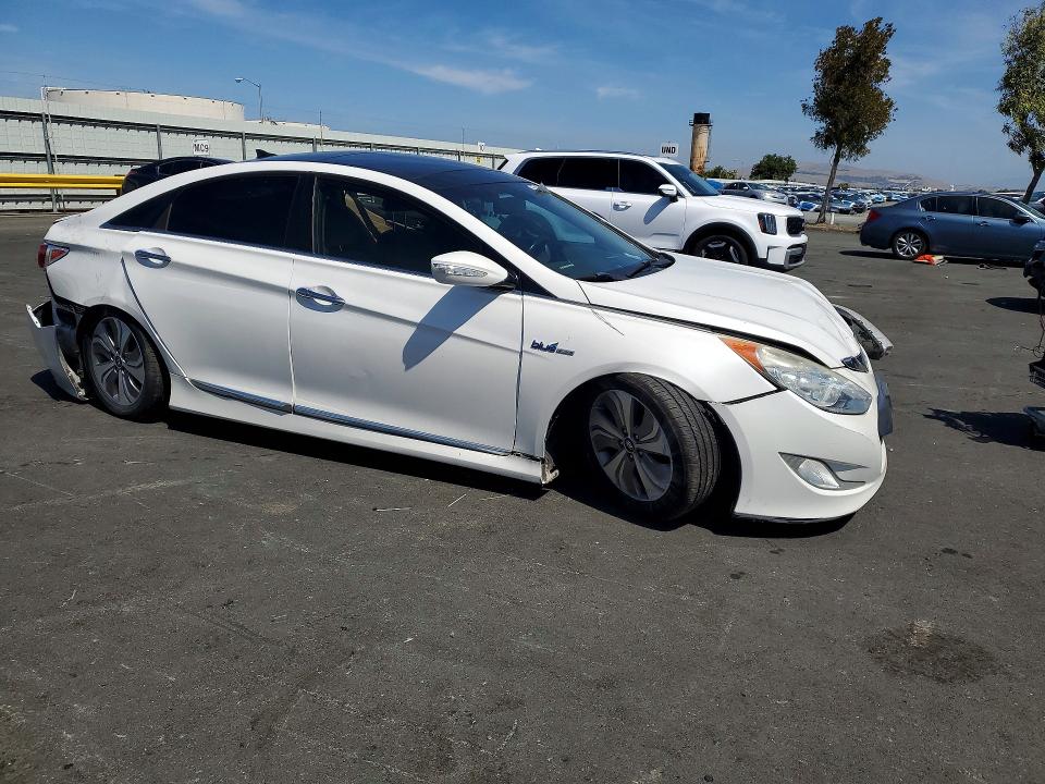 2013 Hyundai VIN KMHEC4A43DA064843 COPART salvage auction — UNDERCARRIAGE, Ca - Salvage Certificate, sold $350 on 2026-07-13 (photo 4)