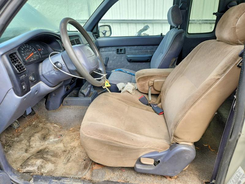 2000 Toyota Tacoma VIN 5TEVL52N8YZ704218 COPART salvage auction — NORMAL WEAR, Vt - Certificate Of Title, sold $600 on 2026-07-27 (photo 8)