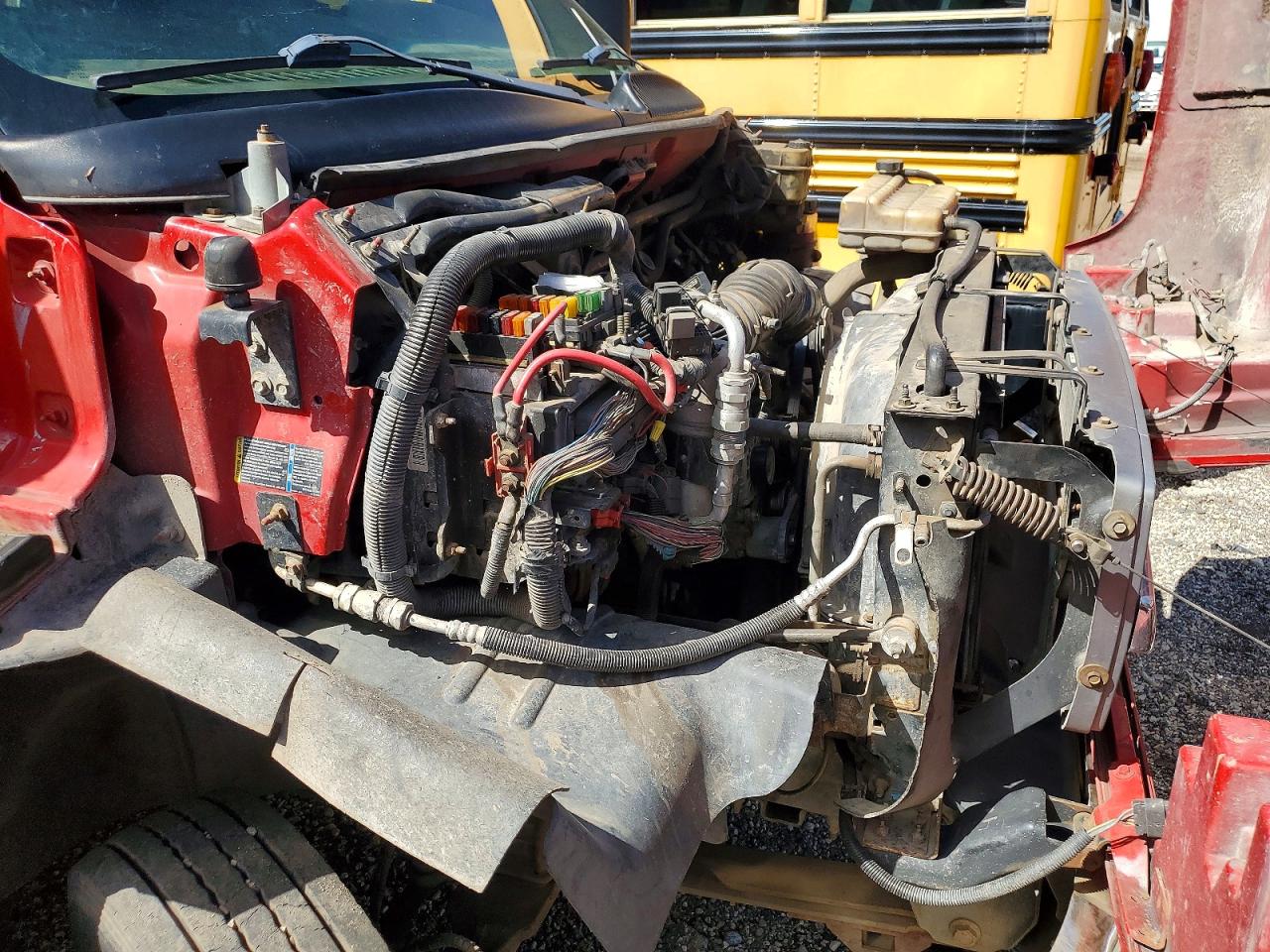 2003 Chevrolet C/K VIN 1GBE4E1E23F506114 COPART salvage auction — Side, Sc - Salvage Title, sold $2,450 on 2026-09-22 (photo 7)