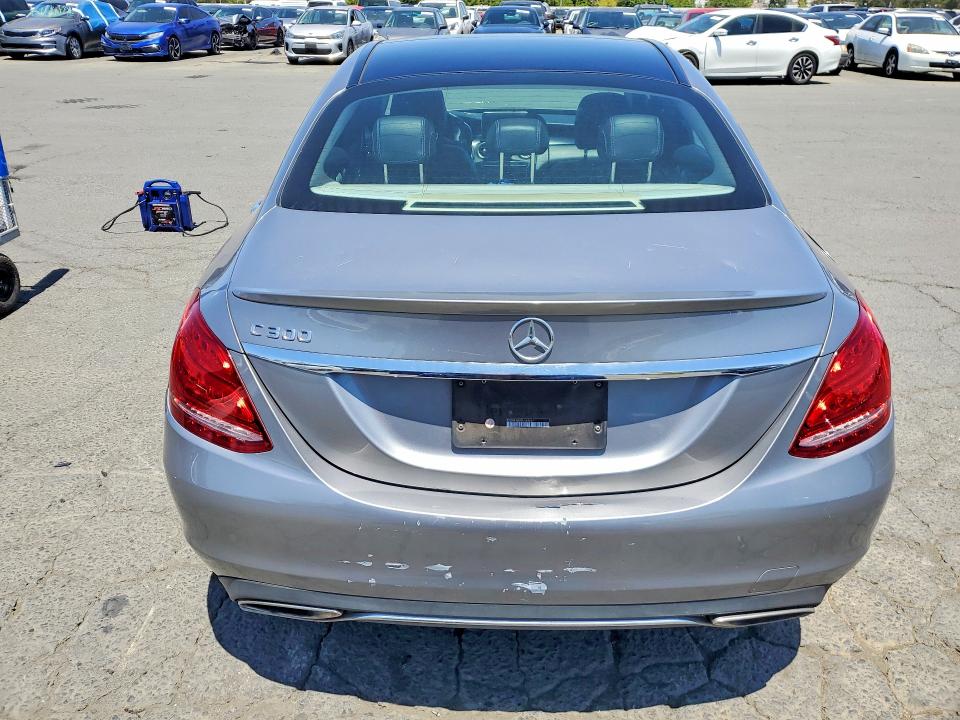 2015 Mercedes-benz C-klasse VIN 55SWF4JB3FU065661 COPART salvage auction — MINOR DENT/SCRATCHES, Fl - Dis/Dlr/Exp Only Clean Title, sold $3,850 on 2026-07-24 (photo 6)