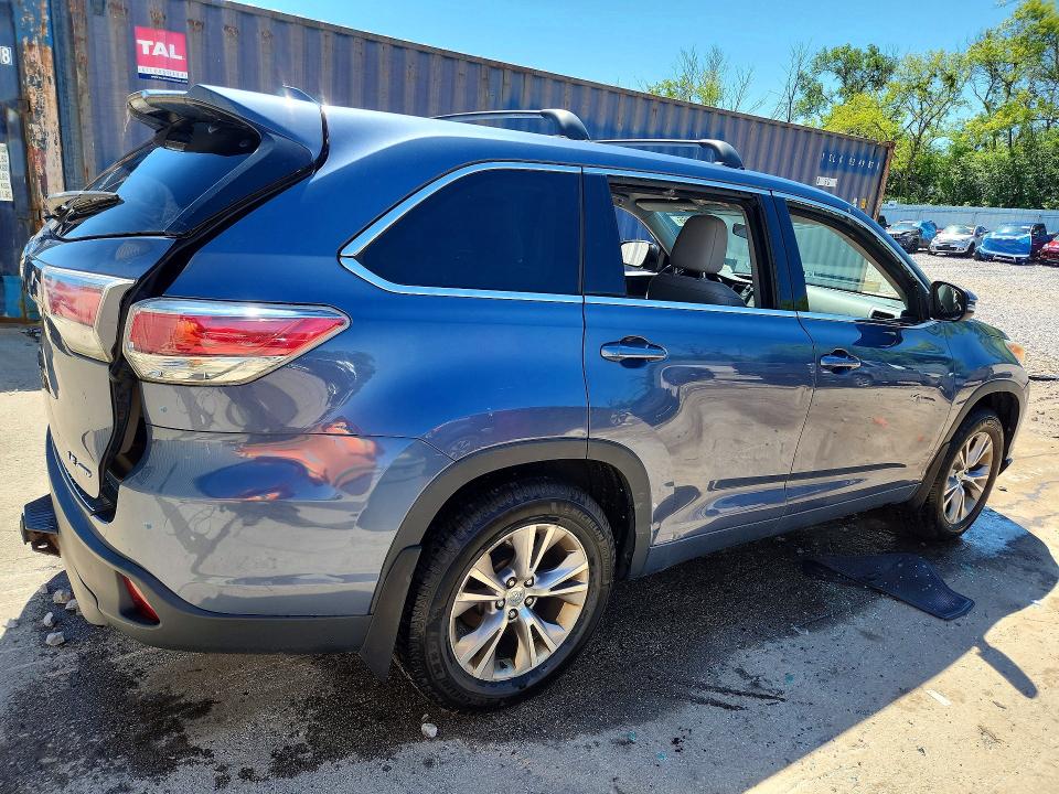 2015 Toyota VIN 5TDBKRFH3FS166734 COPART salvage auction — VANDALISM, Ny - Mv-907A Salvage Certificate, sold $5,700 on 2026-07-13 (photo 3)