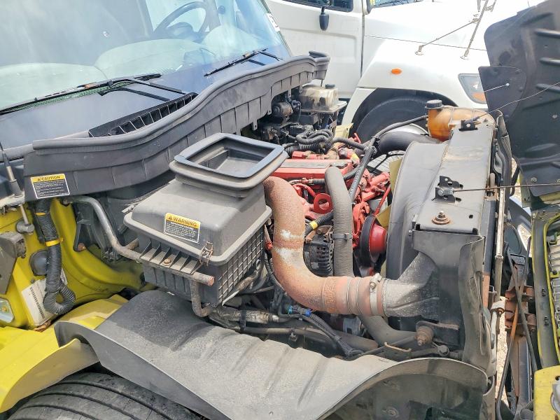 2017 International 4300 VIN 1HTMMMMM0HH714088 COPART salvage auction — NORMAL WEAR, CT, sold $8,300 on 2026-10-19 (photo 7)