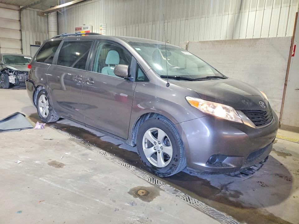2014 Toyota Sienna VIN 5TDKK3DCXES500566 COPART salvage auction — REAR END, Pa - Certificate Of Salvage, sold $3,300 on 2026-07-02 (photo 4)