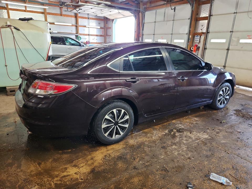 2009 Mazda 6 VIN 1YVHP81H895M51530 COPART salvage auction — MINOR DENT/SCRATCHES, Il - Cert Of Title-Corrected, sold $175 on 2026-07-09 (photo 3)