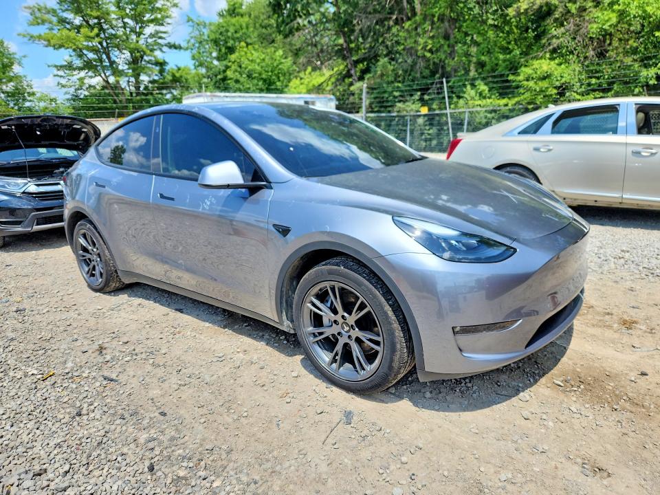 2024 Tesla Model y VIN 7SAYGAEE7RF209701 COPART salvage auction — HAIL, Oh - Cert Of Title-Salvage, sold $12,200 on 2026-07-29 (photo 4)