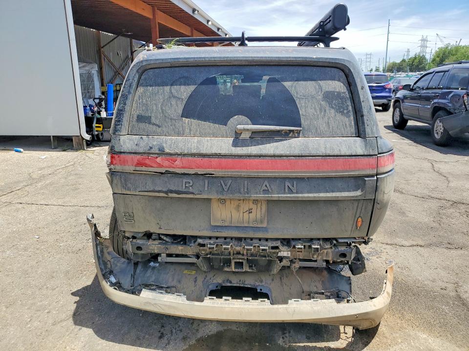 2026 Rivian R1s VIN 7PDSGABP3TN089065 COPART salvage auction — ROLLOVER, Co - Public - Salvage Title, sold $4,400 on 2026-09-08 (photo 6)
