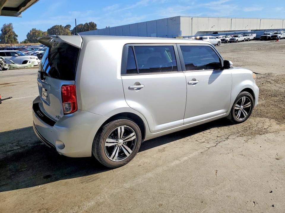 2013 Scion Xb VIN JTLZE4FE1DJ035136 COPART salvage auction — MINOR DENT/SCRATCHES, CA - CERTIFICATE OF TITLE, sold $1,150 on 2026-07-23 (photo 3)