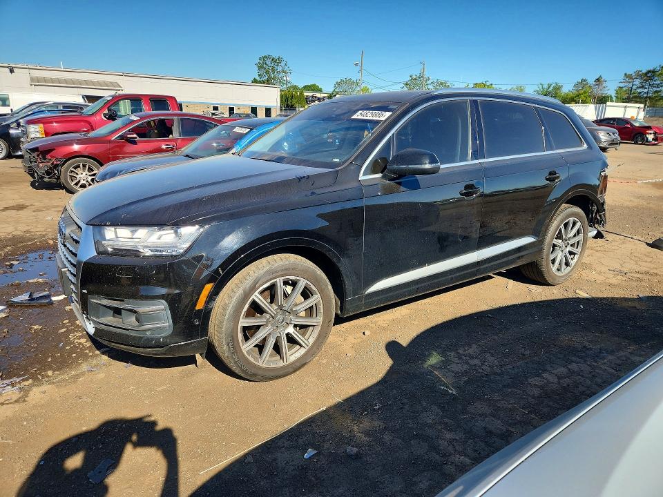 2019 Audi Q7 VIN WA1LAAF79KD015543 — COPART salvage auction photo