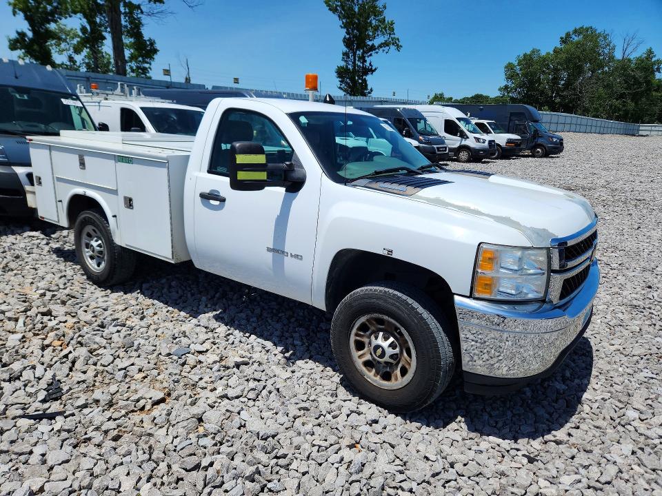 2013 Chevrolet Silverado 3500 VIN 1GB3KZCG4DF239367 COPART salvage auction — MINOR DENT/SCRATCHES, Tn - Certificate Of Title, sold $3,550 on 2026-07-07 (photo 4)