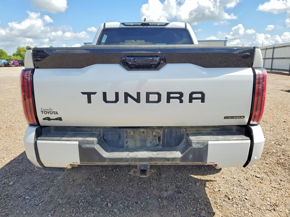 2025 Toyota Tundra VIN 5TFNC5DBXSX093206 COPART salvage auction — MINOR DENT/SCRATCHES, Tx - Salvage Vehicle Title, sold $27,000 on 2026-07-08 (photo 6)