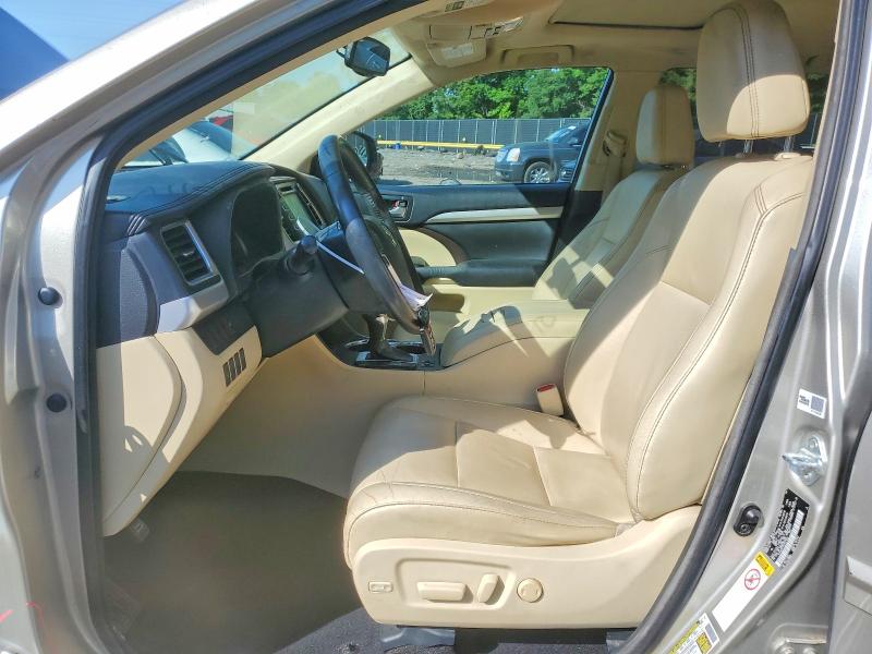 2016 Toyota Highlander VIN 5TDJKRFH5GS257808 COPART salvage auction — SIDE, Md - Cert Of Salvage > 75% Damage, sold $7,300 on 2026-07-31 (photo 7)