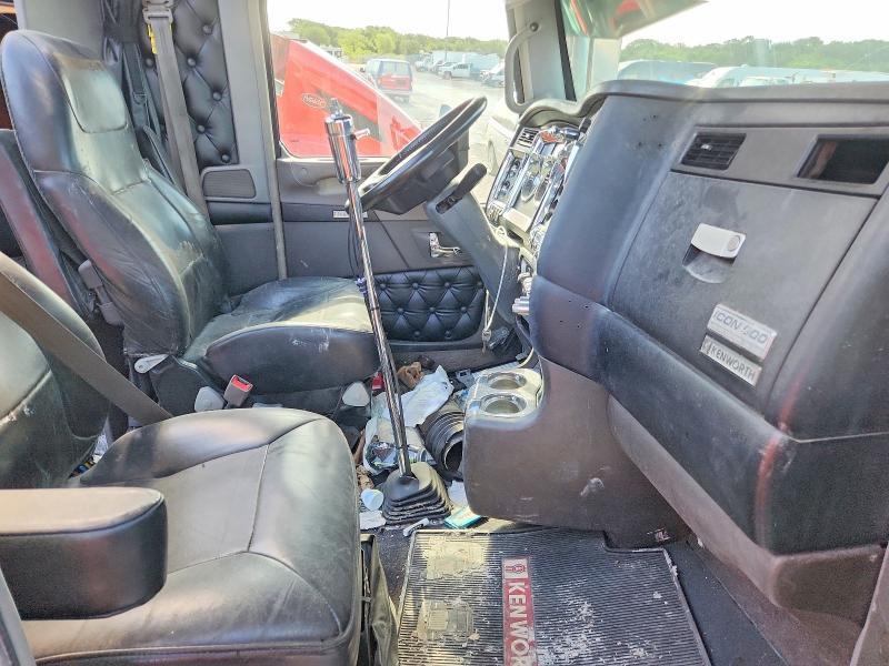 2017 Kenworth W900 VIN 1XKWD49X1HR162897 COPART salvage auction — ALL OVER, TX - SALVAGE VEHICLE TITLE, sold $8,900 on 2026-09-03 (photo 5)