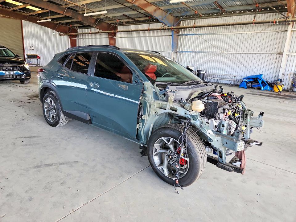 2025 Chevrolet Trax VIN KL77LHEP5SC218458 COPART salvage auction — FRONT END, Ca - Salvage Certificate, sold $4,000 on 2026-07-27 (photo 4)