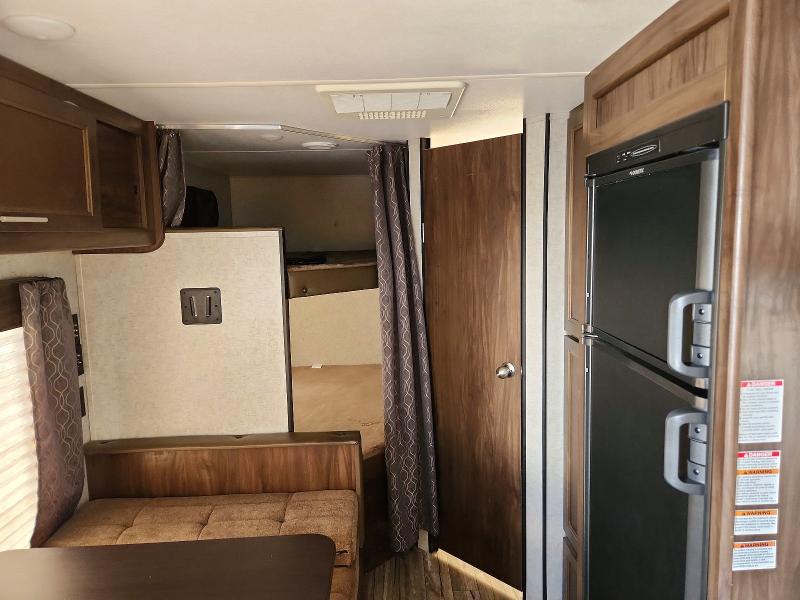 2019 Forest river Cherokee VIN 4X4TCKX2XKK054866 COPART salvage auction — HAIL, WI - CERTIFICATE OF TITLE, sold $7,400 on 2026-07-06 (photo 6)