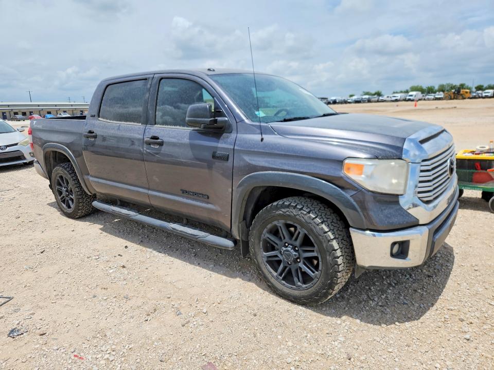 2017 Toyota Tundra VIN 5TFEW5F15HX224840 COPART salvage auction — SIDE, Tx - Salvage Vehicle Title, sold $8,700 on 2026-07-09 (photo 4)
