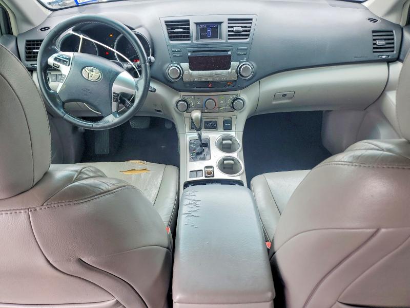 2011 Toyota Highlander VIN 5TDZK3EH7BS041288 COPART salvage auction — FRONT END, TN - CERTIFICATE OF TITLE, sold $2,950 on 2026-07-27 (photo 8)