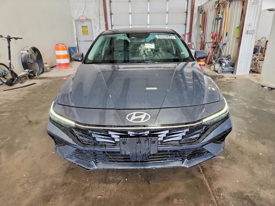 2025 Hyundai Elantra VIN KMHLS4DG0SU862518 COPART salvage auction — REAR END, Il - Certificate Of Title (P), sold $13,600 on 2026-07-06 (photo 5)