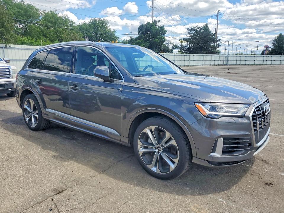 2020 Audi Q7 VIN WA1LXAF76LD004841 COPART salvage auction — MINOR DENT/SCRATCHES, Oh - Certificate Of Title (P), sold $15,400 on 2026-07-31 (photo 4)