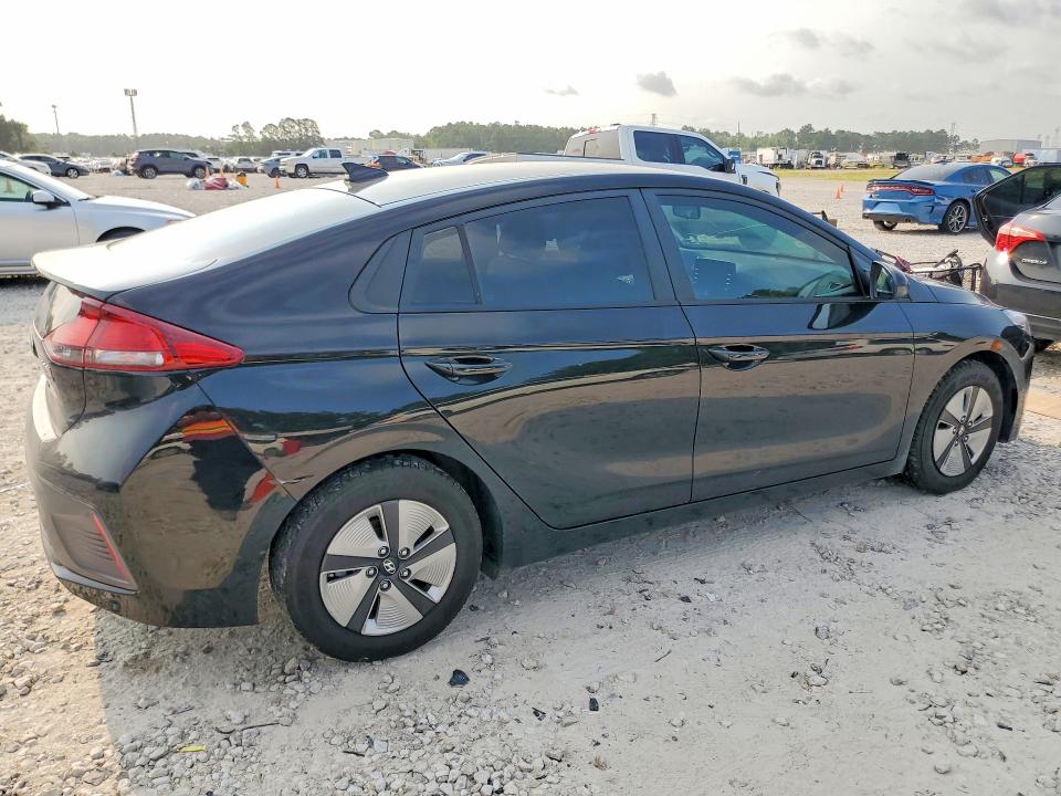 2021 Hyundai VIN KMHC65LC6MU261481 COPART salvage auction — WATER/FLOOD, Tx - Salvage Title-Flood Damage, sold $3,700 on 2026-07-17 (photo 3)