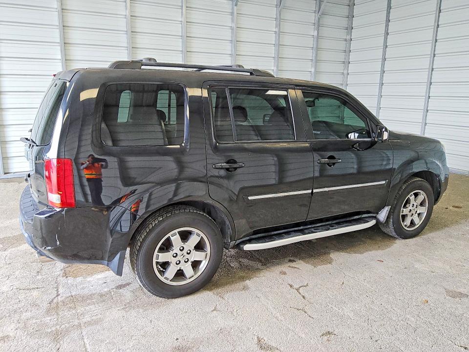 2009 Honda Pilot VIN 5FNYF38909B021757 COPART salvage auction — MINOR DENT/SCRATCHES, Fl - Certificate Of Title, sold $1,050 on 2026-07-09 (photo 3)