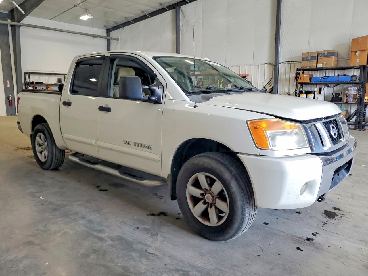 2011 Nissan Titan VIN 1N6BA0EDXBN322343 COPART salvage auction — Minor Dent/Scratches, NC - DEALER ONLY CLEAN TITLE, sold $4,250 on 2026-07-09 (photo 4)