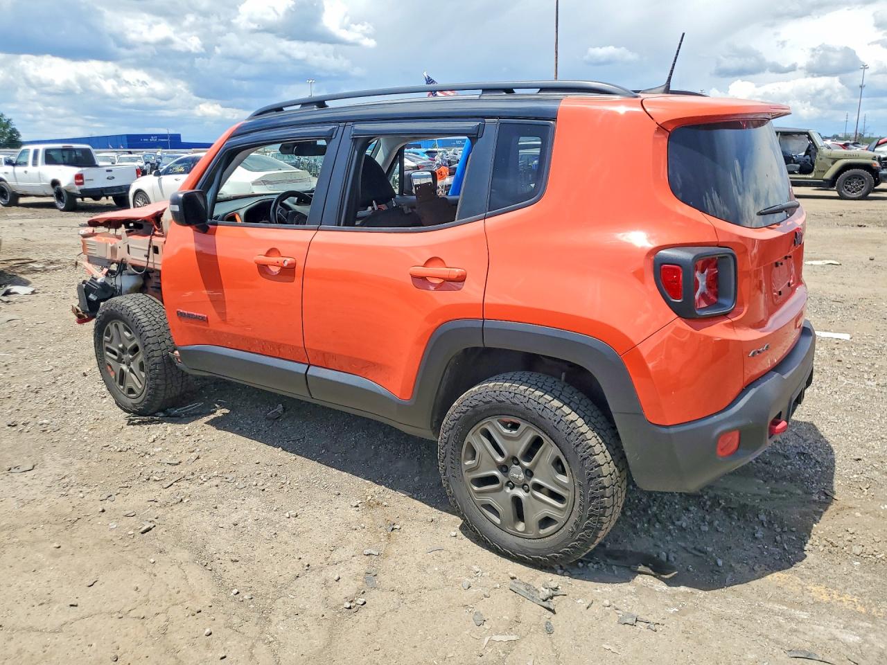 2018 Jeep Renegade VIN ZACCJBCB6JPG73390 COPART salvage auction — Front End, MI - CERT OF TITLE-SALVAGE VEHICLE, sold $650 on 2026-07-10 (photo 2)