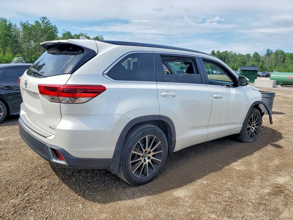 2017 Toyota Highlander VIN 5TDJZRFHXHS443857 COPART salvage auction — FRONT END, On - Permit No Brand - Unfit, sold $12,600 on 2026-07-16 (photo 3)
