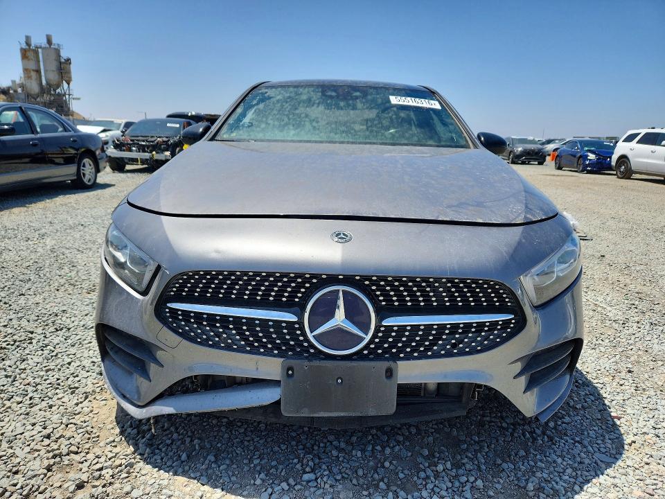 2019 Mercedes-benz VIN WDD3G4EB2KW000906 COPART salvage auction — MINOR DENT/SCRATCHES, Ca - Dis/Dlr/Exp Only Clean Title, sold $7,700 on 2026-07-31 (photo 5)