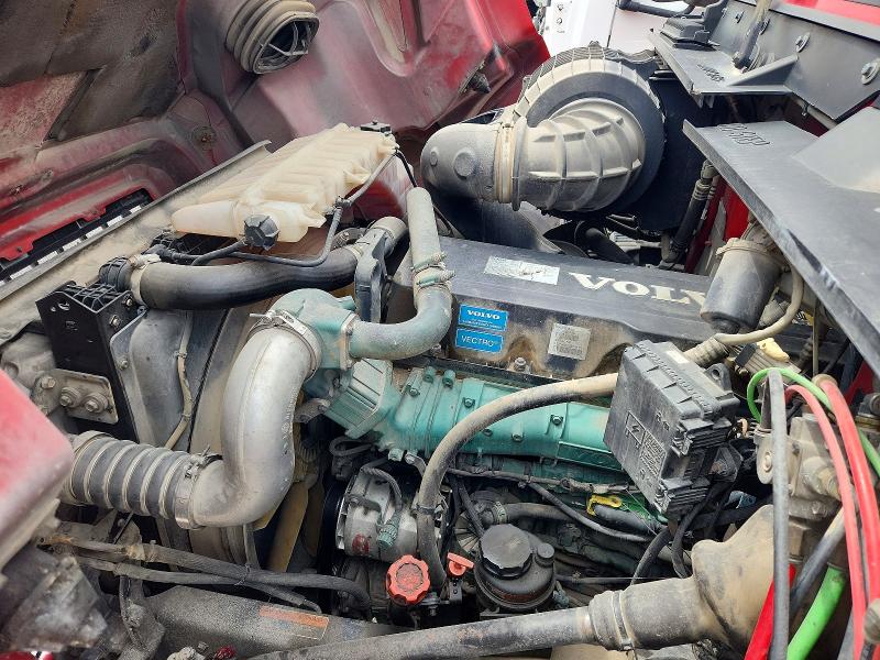 2012 Volvo Vnm VIN 4V4MC9EH1CN550749 COPART salvage auction — MINOR DENT/SCRATCHES, Tn - Certificate Of Title, sold $2,200 on 2026-07-07 (photo 7)