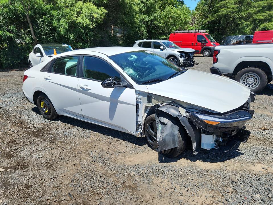 2026 Hyundai Elantra VIN KMHLM4DG4TU119226 COPART salvage auction — FRONT END, NY - CERTIFICATE OF TITLE, sold $10,300 on 2026-07-08 (photo 4)