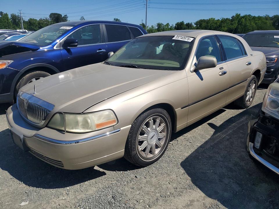 2006 Lincoln TOWN CAR VIN 1LNHM82W36Y620578 COPART salvage auction — MINOR DENT/SCRATCHES, MD - CERT OF SALVAGE > 75% DAMAGE (P), sold $300 on 2026-07-10 (photo 1)