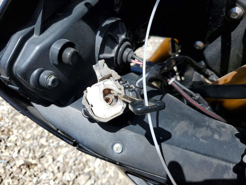 2009 Yamaha Yzfr6 VIN JYARJ16E99A010834 COPART salvage auction — VANDALISM, MO - SALVAGE CERTIFICATE OF TITLE, sold $2,300 on 2026-08-03 (photo 8)